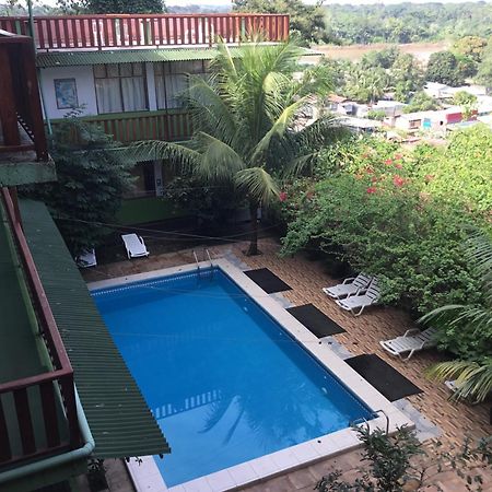 Tambopata Hostel Puerto Maldonado Buitenkant foto
