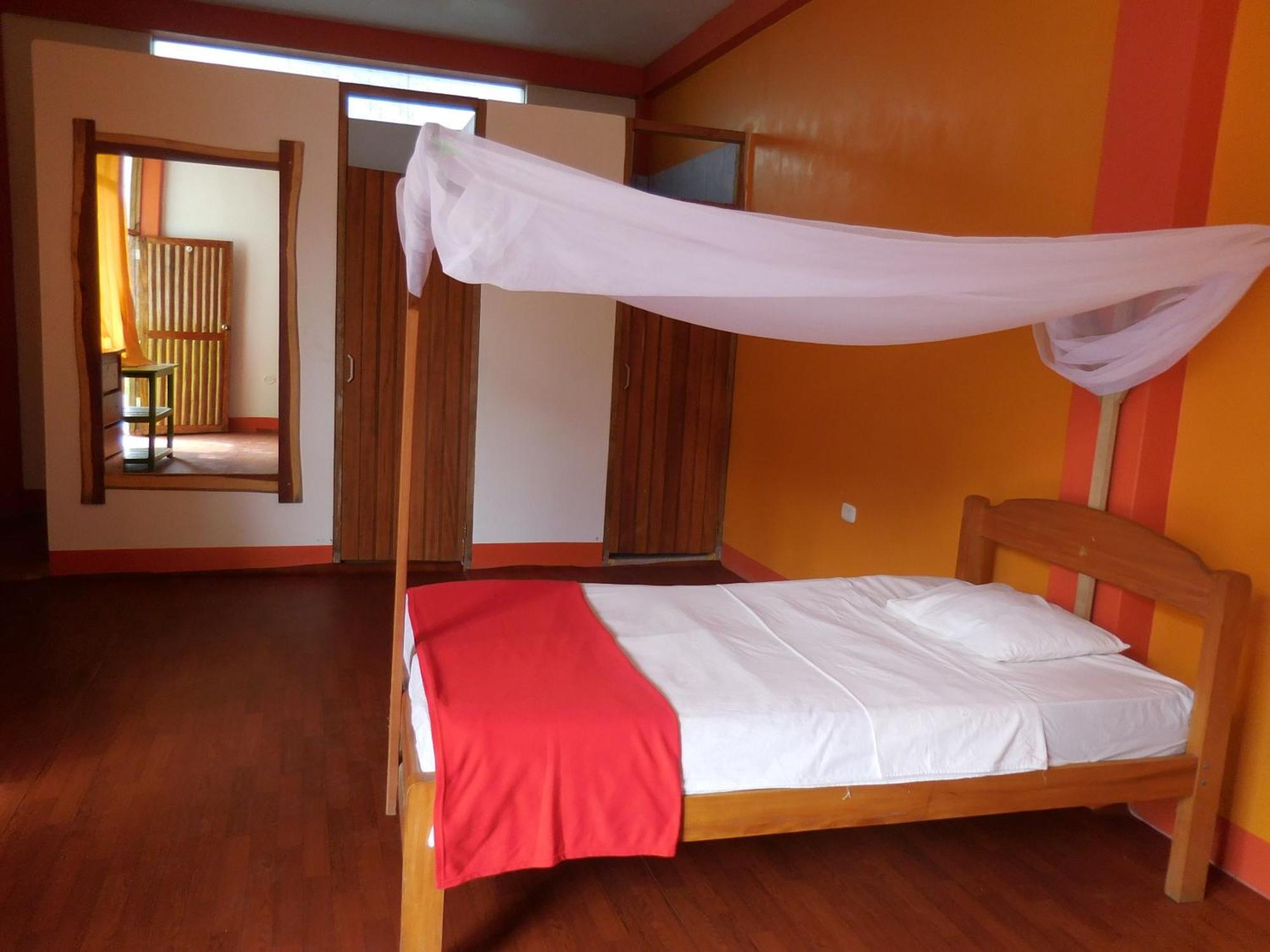 Tambopata Hostel Puerto Maldonado Buitenkant foto