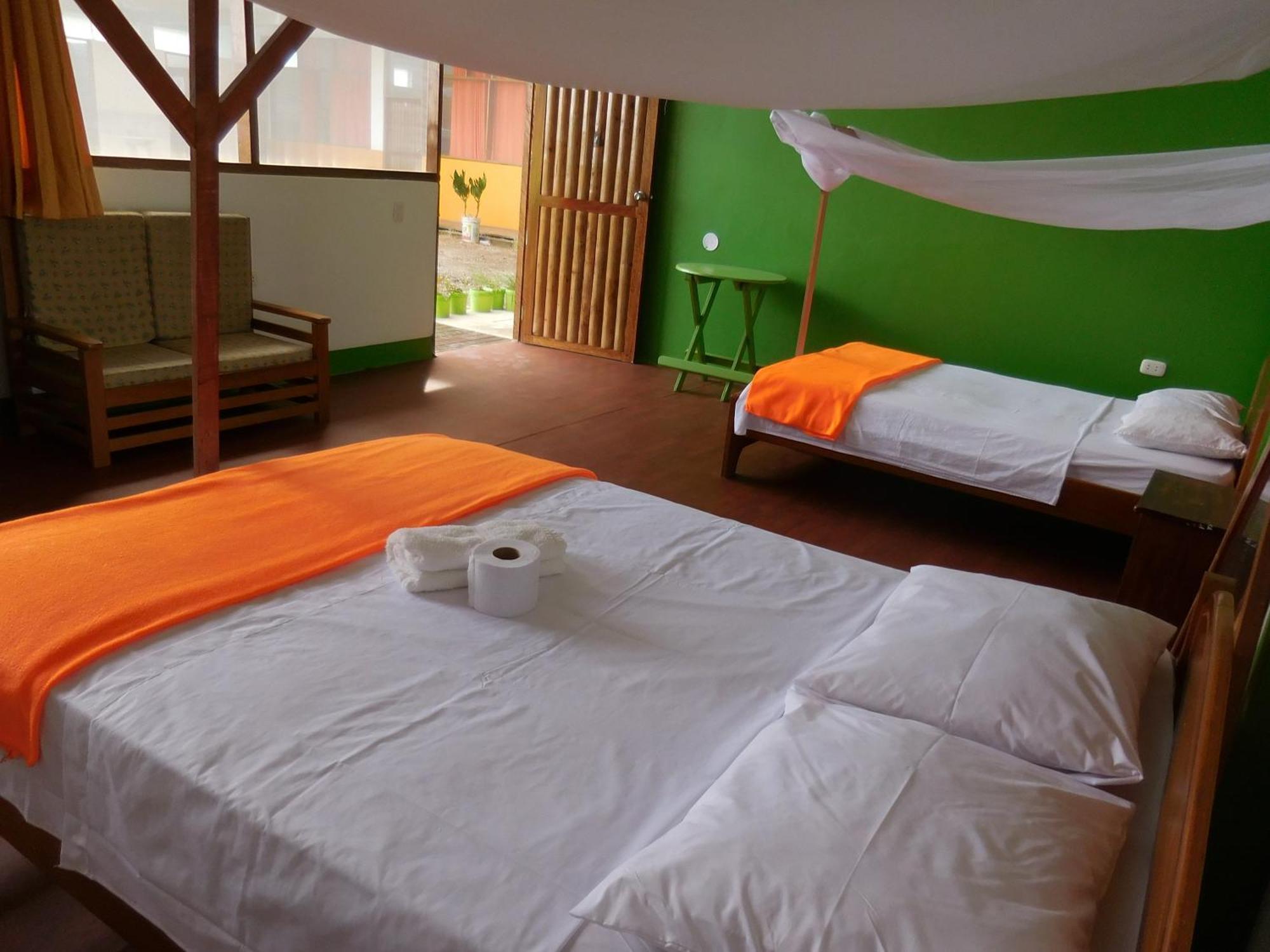 Tambopata Hostel Puerto Maldonado Buitenkant foto