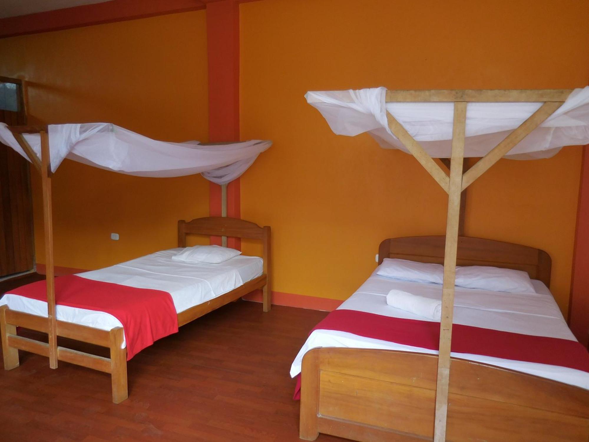 Tambopata Hostel Puerto Maldonado Buitenkant foto