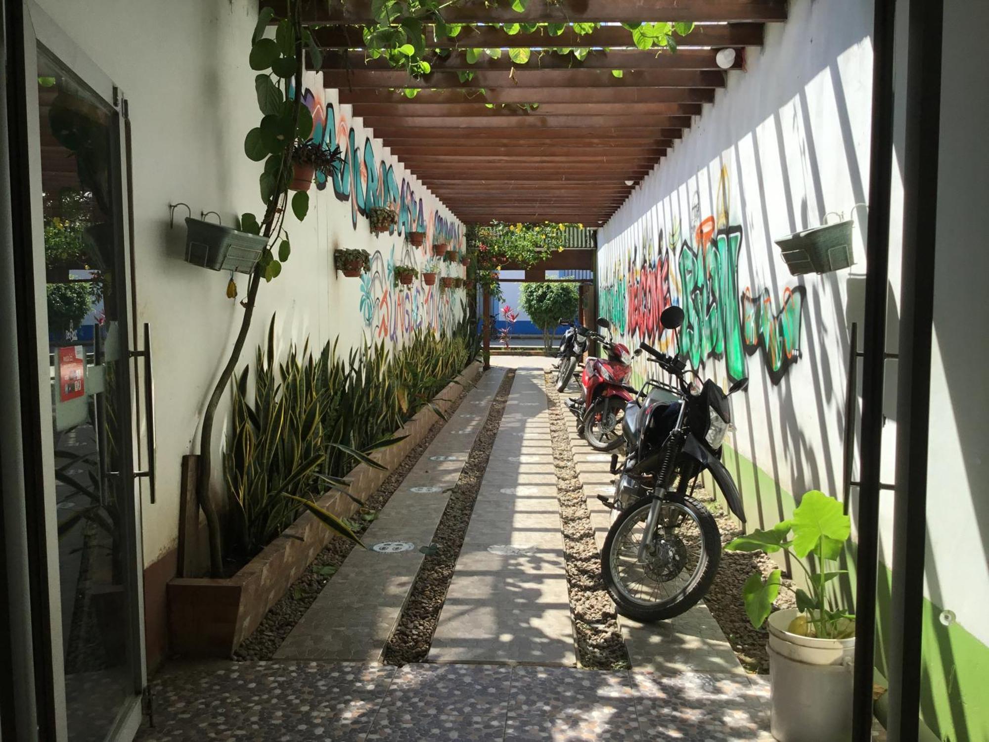 Tambopata Hostel Puerto Maldonado Buitenkant foto