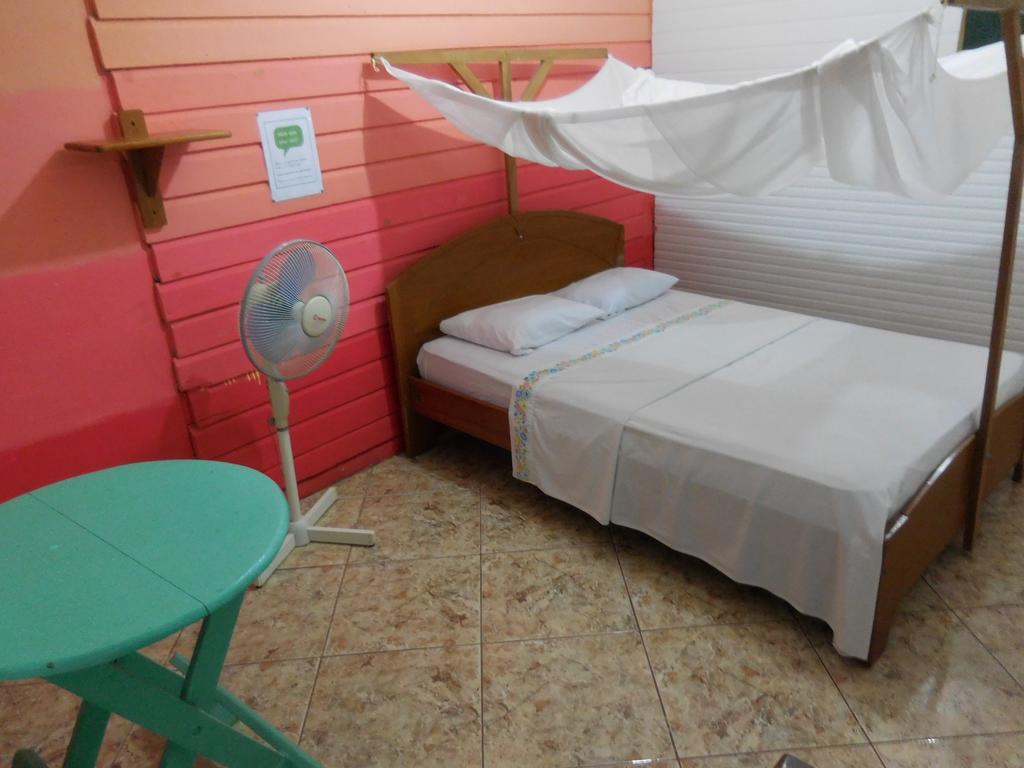 Tambopata Hostel Puerto Maldonado Buitenkant foto